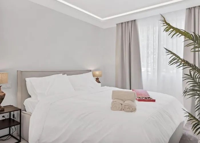 Elegant In Puerto Banus By Emg Homes *