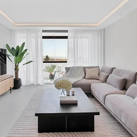 Elegant In Puerto Banus By Emg Homes Марбелья