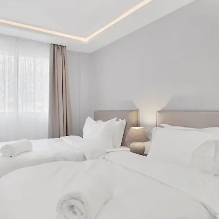 Elegant In Puerto Banus By Emg Homes * Marbella