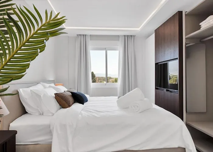 Elegant In Puerto Banus By Emg Homes Marbella