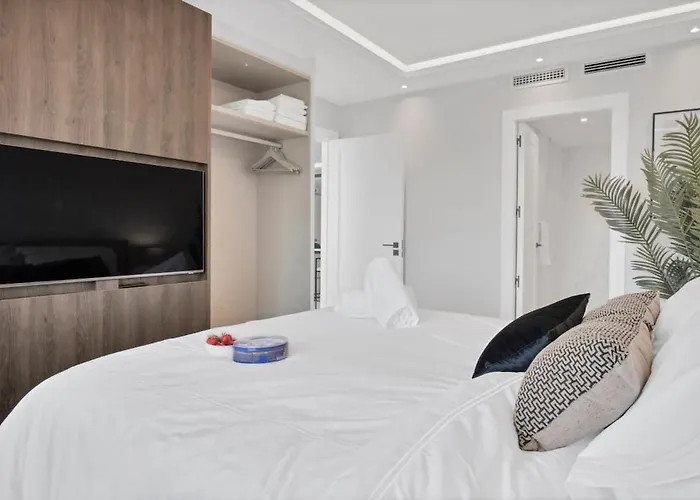 Elegant In Puerto Banus By Emg Homes Марбелья